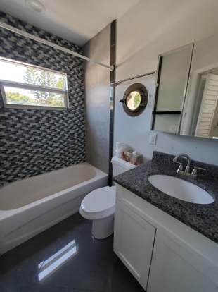 Building Photo - 301 Central Dr