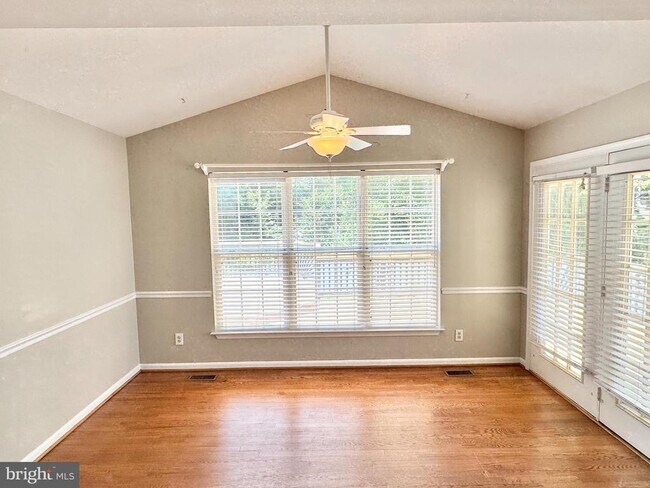 Building Photo - 16 Westchester Ct