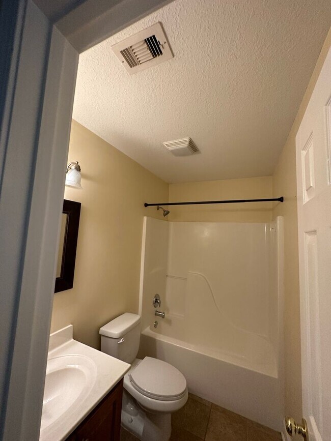 Building Photo - 789 Spence Dr