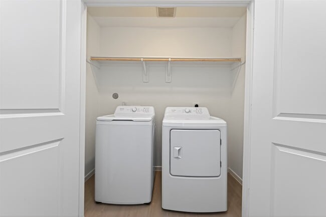 Building Photo - 6274 Alder Crk Dr