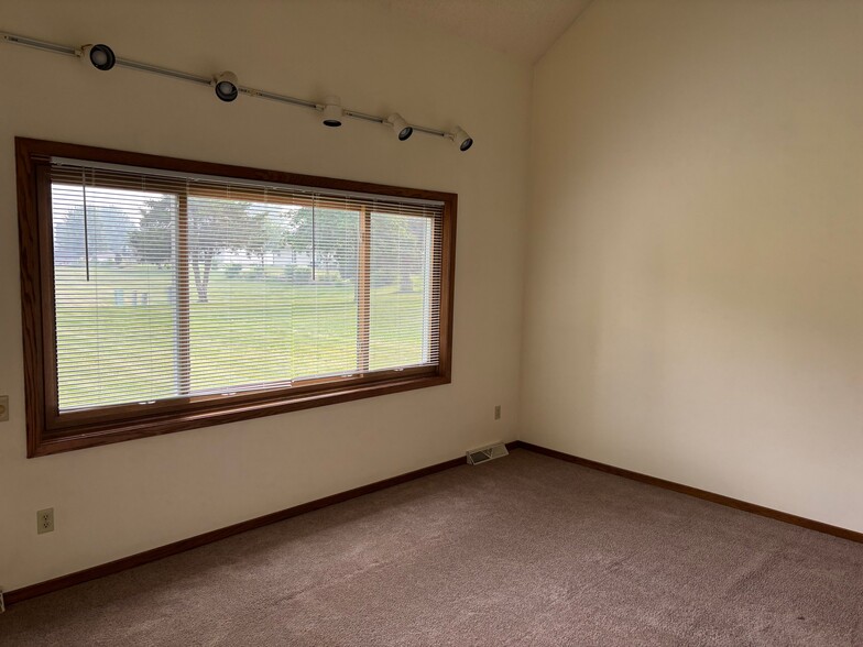 Building Photo - 308 Lexington Dr