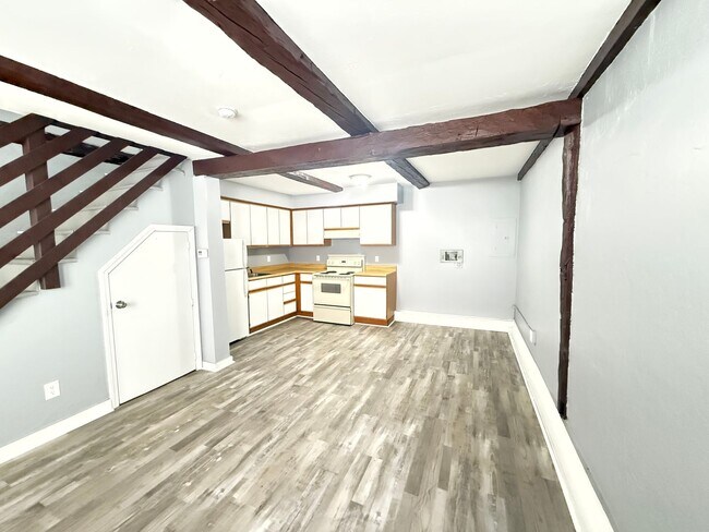 Primary Photo - 2 Bedroom 1 Bathroom Townhome