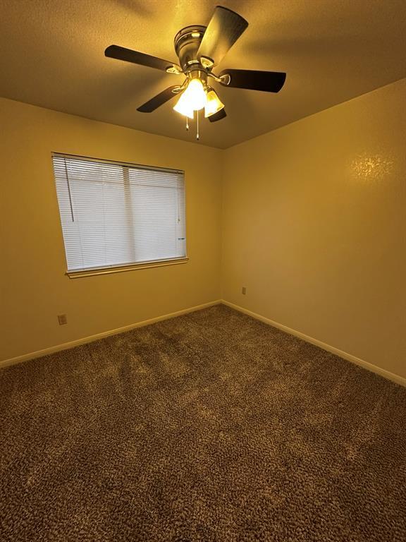 Building Photo - 7213 Oak Meadow Dr