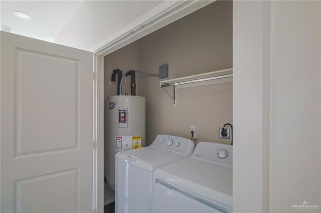 Building Photo - 5601 Sandpiper Ave