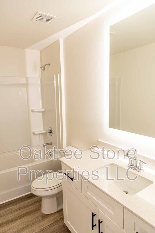 Building Photo - 3378 Skyland Dr