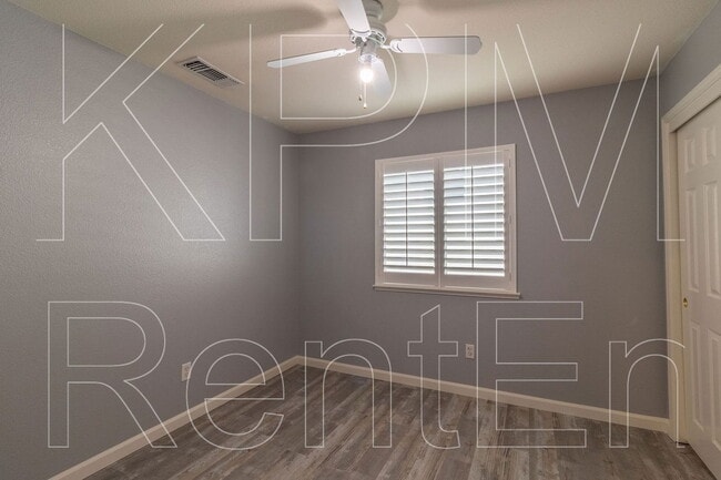 Building Photo - 6221 Crestview Cir