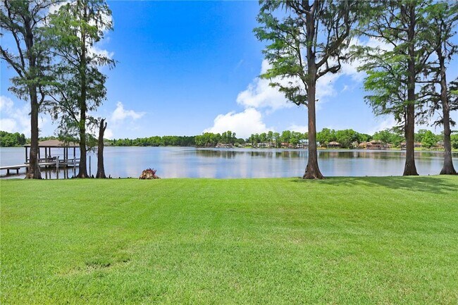 Building Photo - 3145 Lake Ellen Dr