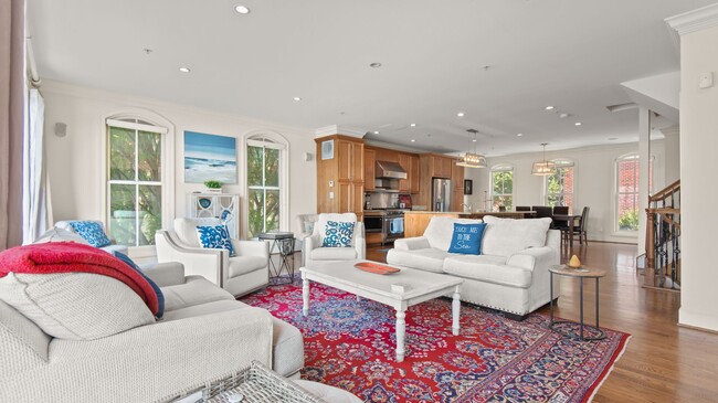 Building Photo - Waterfront living in the heart of Canton!
