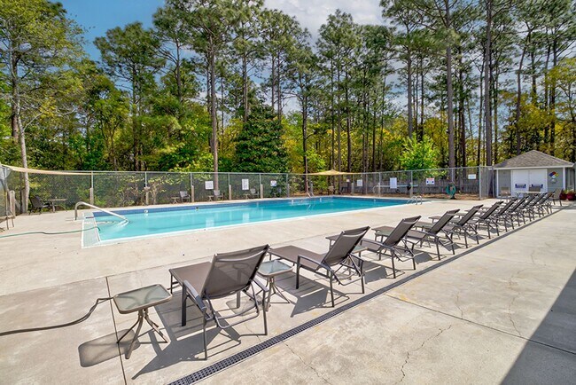 Building Photo - Lovely Town Home in Inland Greens