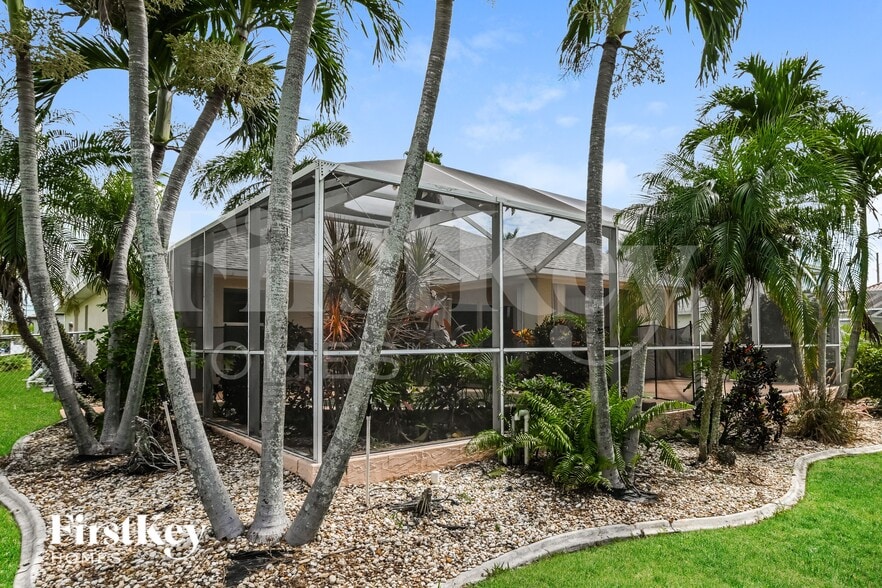 Building Photo - 2018 SW 31st Terrace