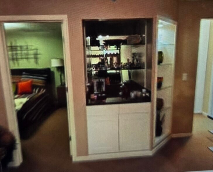 Building Photo - 401 S 1st St