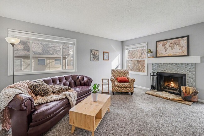 Building Photo - Updated 3-Bedroom Condo Near Downtown Fort Collins!