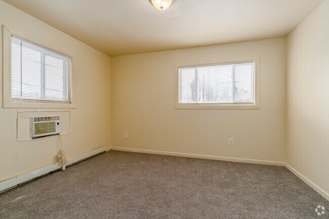 1BR, 1BA - 570SF - Unit 16 - Bedroom - 17161 Denver St