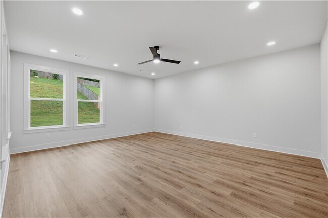 Building Photo - 1229 Bunker Dr