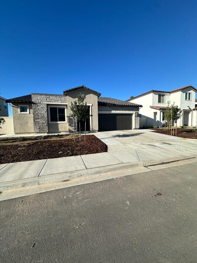 Building Photo - 2055 Woolem Pl