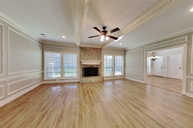 Building Photo - 5207 Maple Terrace Dr