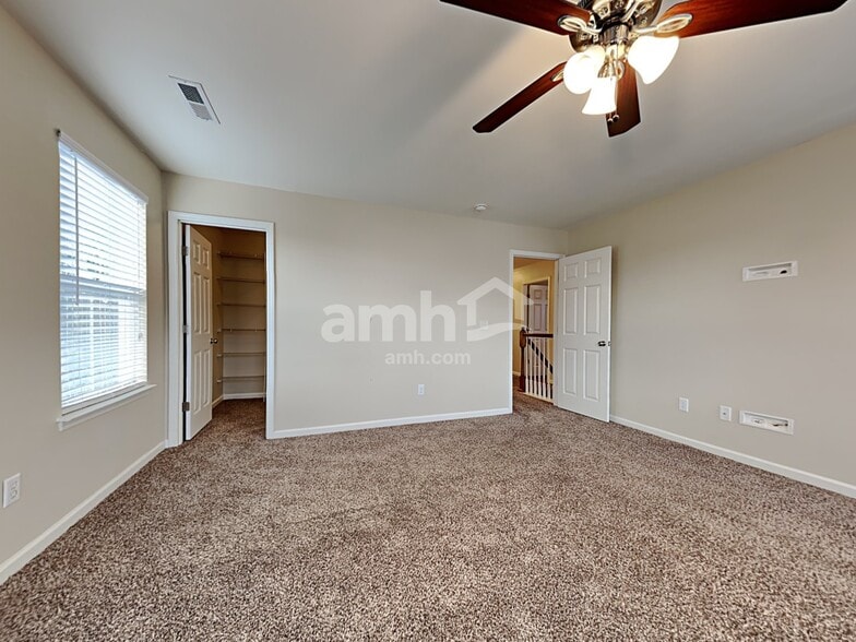 Building Photo - 206 Red Leaf Blvd