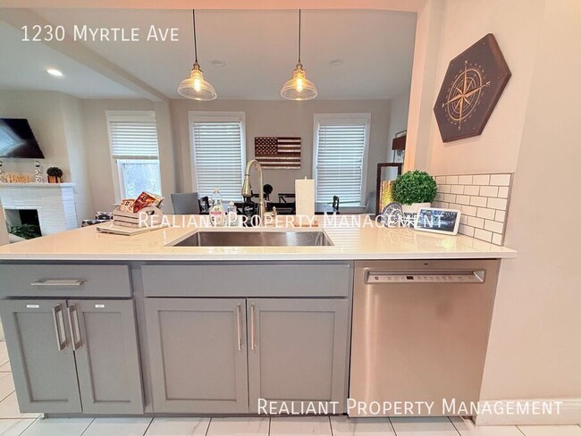 Building Photo - 1230 Myrtle Ave