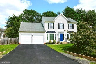 Building Photo - 5702 Cambridge Dr