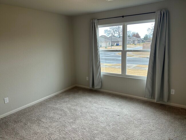 Building Photo - 1170 Rockwell Dr