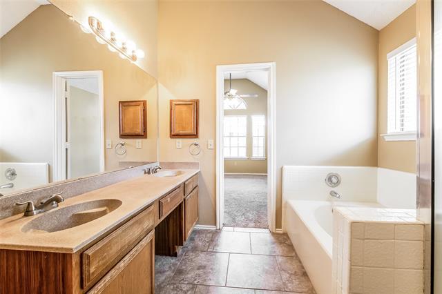 Building Photo - 1632 Riverway Bend Cir
