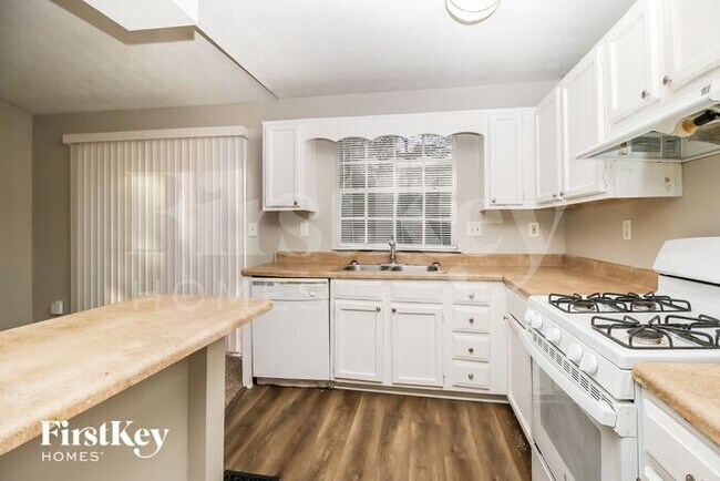 Building Photo - 457 Maid Marion Ln