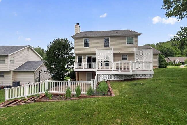 Building Photo - Beautiful 4BR Colonial in Devon Green | Prime North Stafford Location