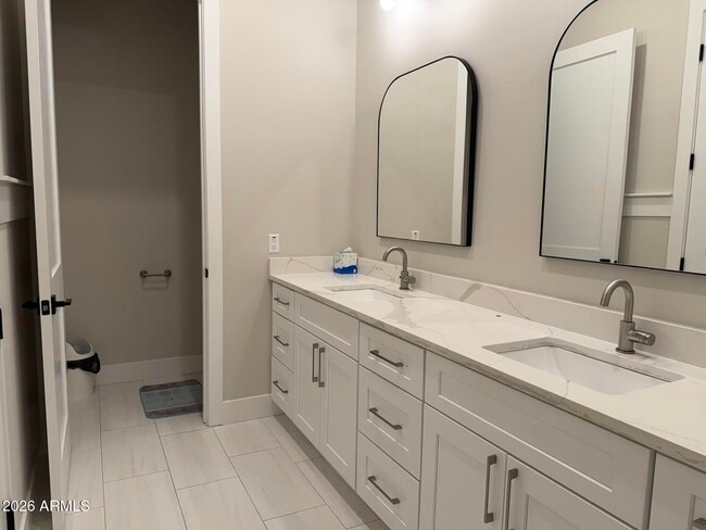 Building Photo - 8736 E Joshua Tree Ln