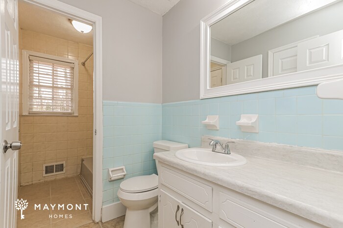 Building Photo - 1716 Hallmark Dr