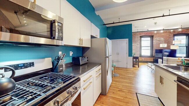 Building Photo - 19 Stanhope St