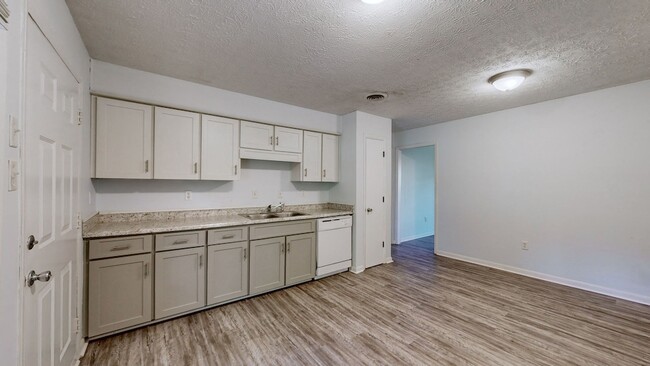 Building Photo - 8614 Burleson Ln