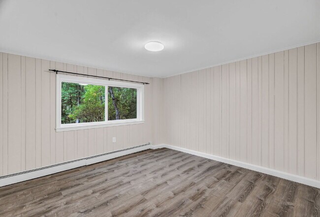 Building Photo - Mid-Century Cool Meets Maine Serenity Design. Privacy. Location. This one has it all.