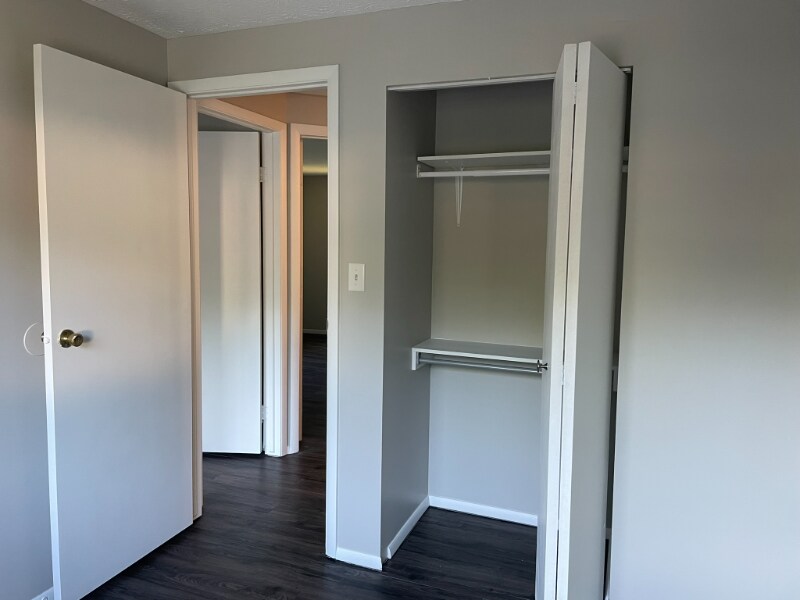 Building Photo - 3845 Farm Brook Ln