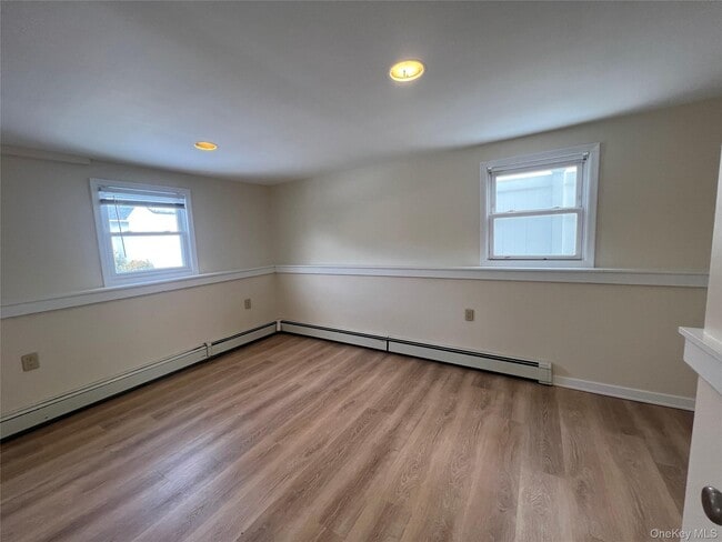 Building Photo - 62 Warwick Rd