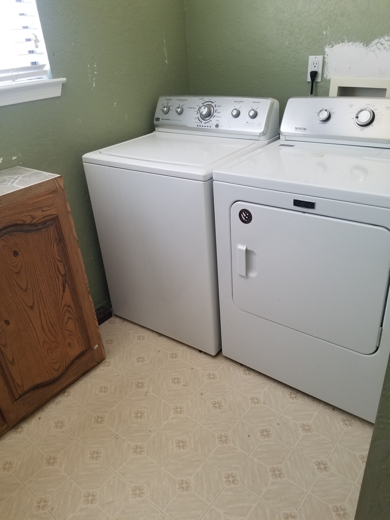 laundry room - 2419 Northwest Cir NW