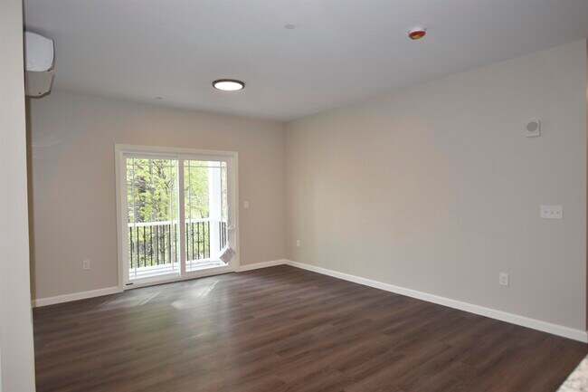 Building Photo - 217 Rockingham Rd