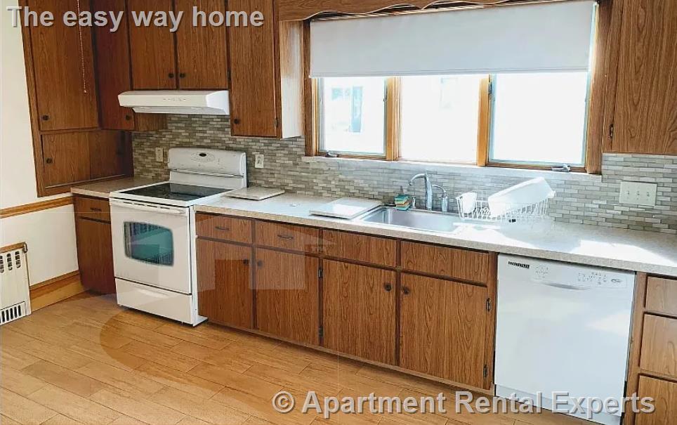 Building Photo - 19 Adams St