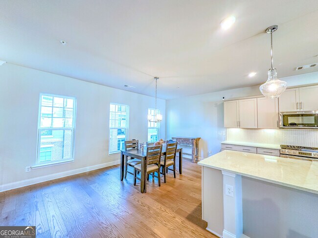 Building Photo - 361 Watson Ave