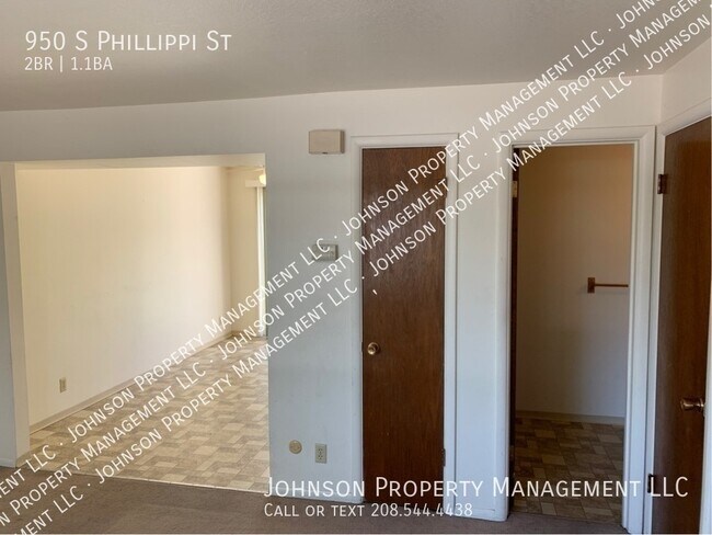 Building Photo - 950 S Phillippi St