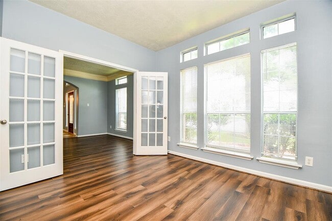 Building Photo - 12823 Dadebrook Ct
