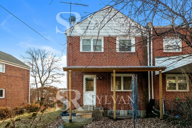 Building Photo - Prepare to fall in love with this 3 bedroo...