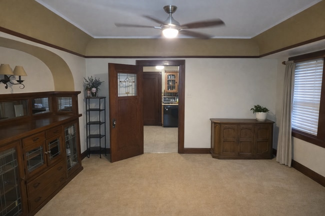 Building Photo - 3 bedroom Cudahy lower