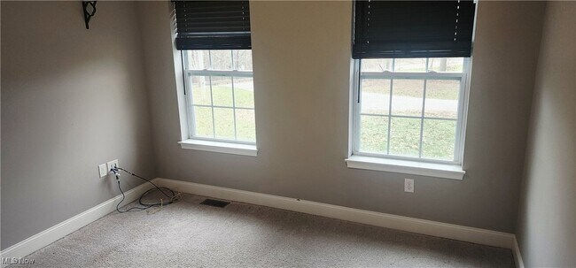 Building Photo - 6965 Chandlersville Rd