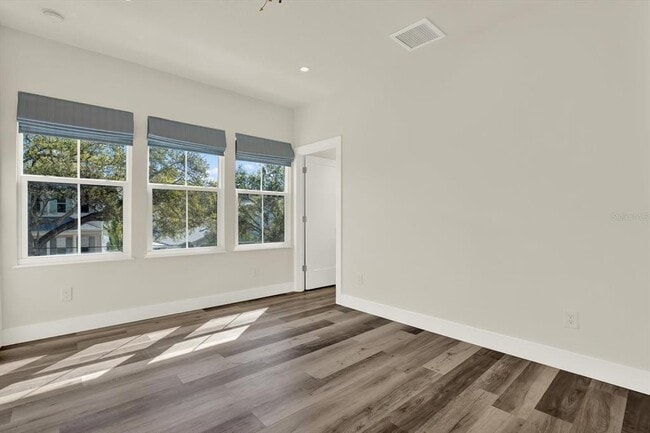 Building Photo - 1299 5th St S