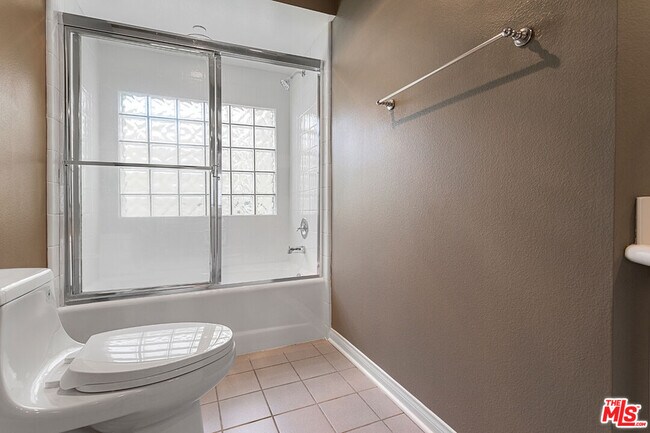 Building Photo - 12000 Goshen Ave