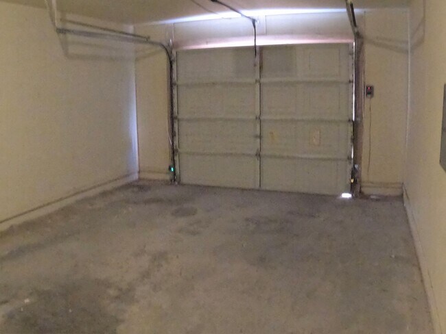 Building Photo - 3867 Thurston Ct
