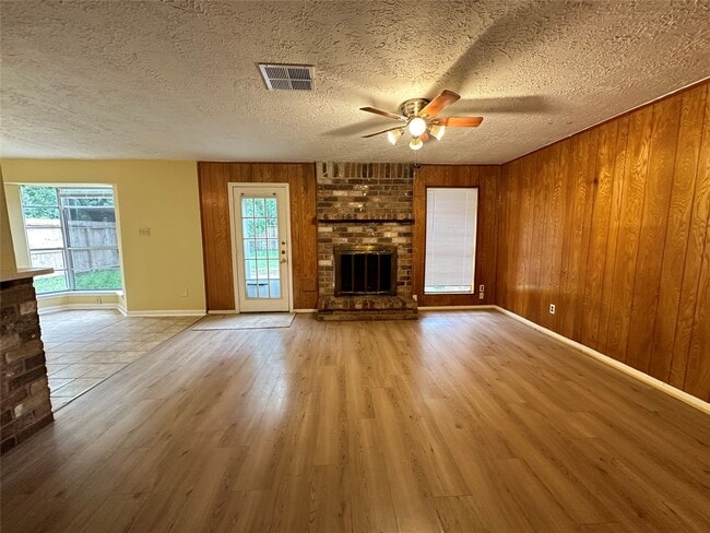 Building Photo - 1937 Arcadia Dr