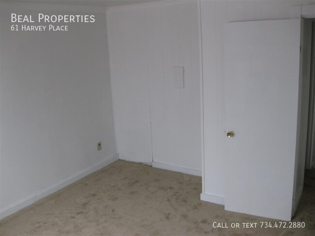 Building Photo - 61 Harvey Pl