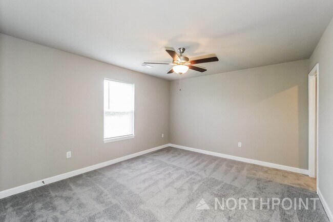 Building Photo - 3 BR/2BA | Newly Renovated Single Family Home | In Blue Springs |  Pet Friendly with Garage