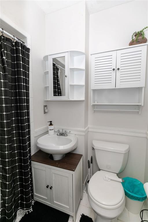 Building Photo - 936 East Lake Dr